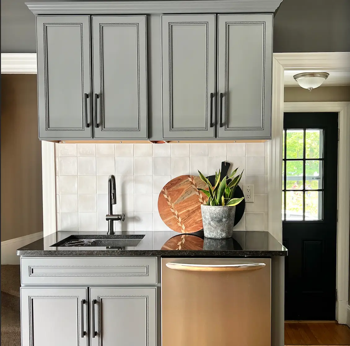 Modern Gray Kitchen Makeover